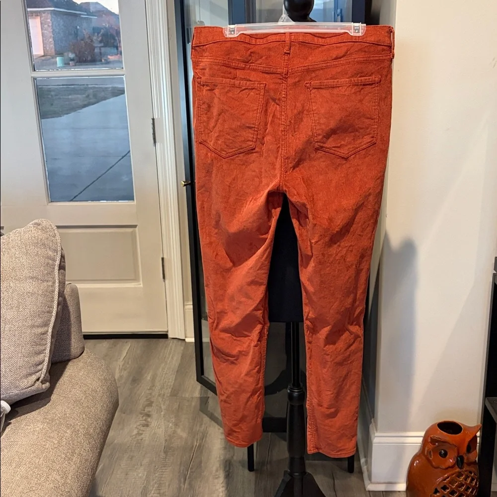 Women’s Old Navy High Rise Rockstar Super Skinny Corduroy Pants - Picture 2 of 2